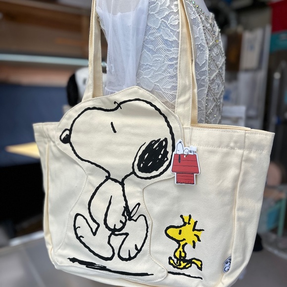 Adorable Snoopy Peanuts Canvas Totes - Picture 1 of 5